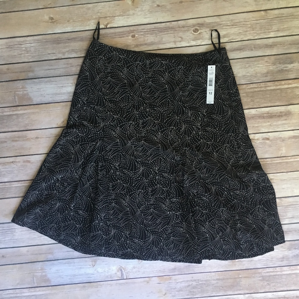 Jones Wear Skirt - Picture 1 of 6
